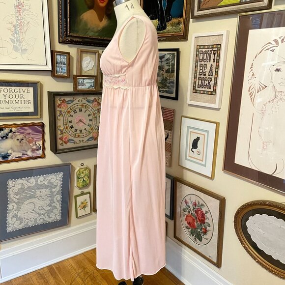 70s Vintage Pink Sleeveless Nightgown With Floral Embroidery & Lace Trim Size M - Picture 4 of 6